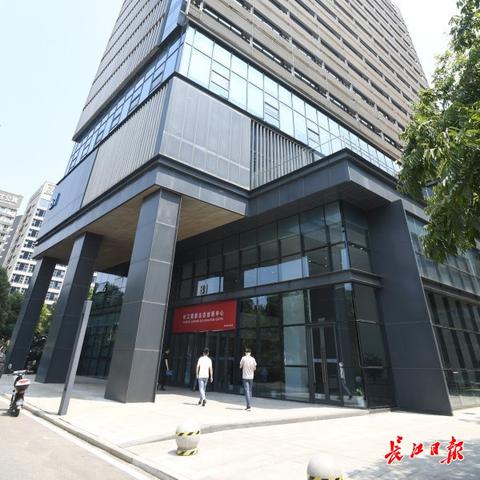 华为引领未来科技，最新手机深度解析