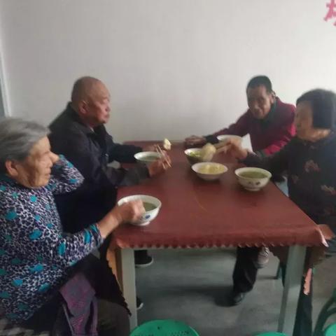 饭店舞蹈展现现代社交风采视频