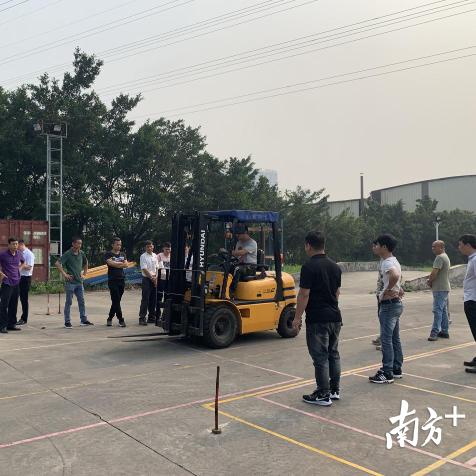三水叉车司机招聘启事